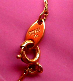a beautiful vintage costume jewelry necklace unsigned
