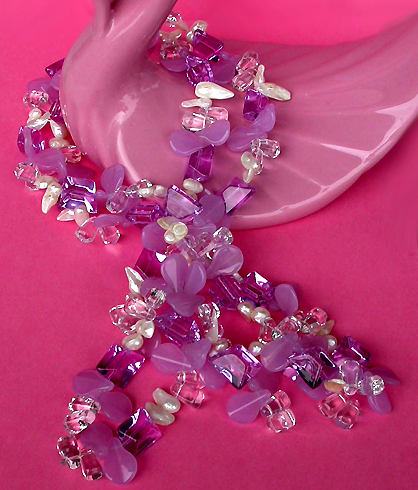 a beautiful vintage costume jewelry necklace unsigned