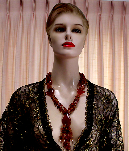 a beautiful vintage costume jewelry necklace unsigned