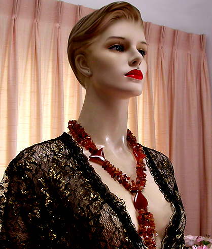 a beautiful vintage costume jewelry necklace unsigned