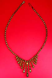 a beautiful vintage costume jewelry necklace unsigned