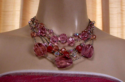 a beautiful vintage costume jewelry necklace unsigned