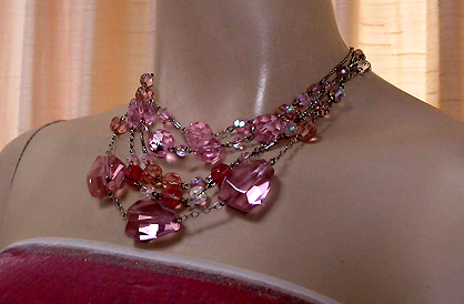 a beautiful vintage costume jewelry necklace unsigned