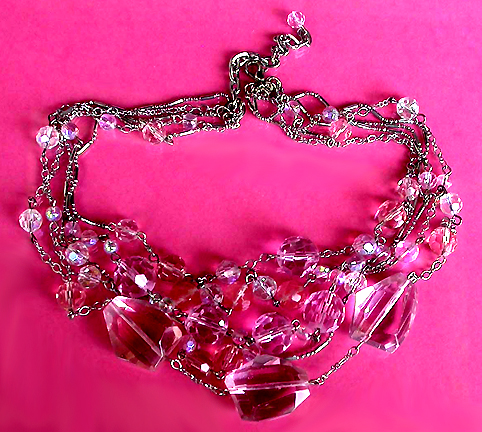 a beautiful vintage costume jewelry necklace unsigned