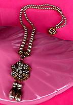 a beautiful vintage costume jewelry necklace