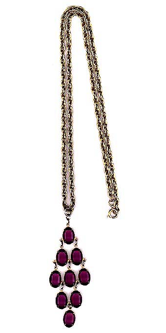 a beautiful vintage costume jewelry necklace unsigned