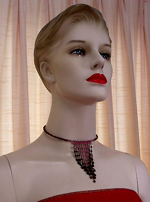 a beautiful vintage costume jewelry necklace unsigned