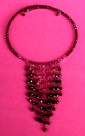 a beautiful vintage costume jewelry necklace unsigned