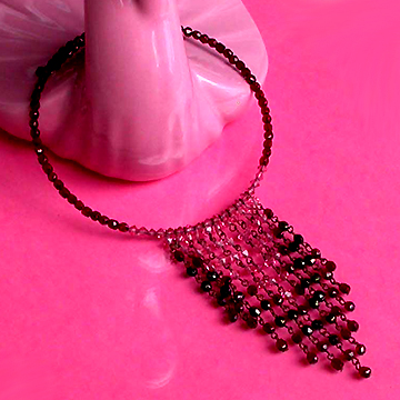 a beautiful vintage costume jewelry necklace unsigned