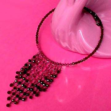 a beautiful vintage costume jewelry necklace unsigned
