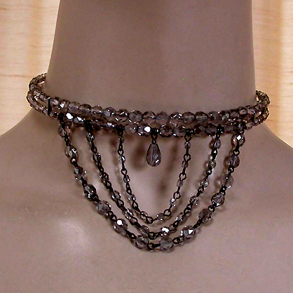 a beautiful vintage costume jewelry necklace unsigned