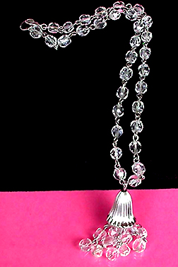 a beautiful vintage costume jewelry necklace unsigned