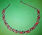 a beautiful vintage costume jewelry necklace Unsigned