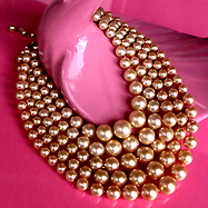 a beautiful vintage costume jewelry necklace