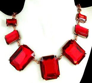 a beautiful vintage costume jewelry necklace unsigned