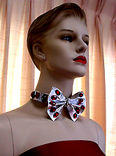 a beautiful vintage costume jewelry Juliana necklace