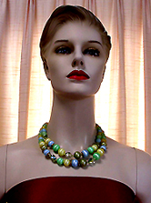 a beautiful vintage costume jewelry Juliana necklace