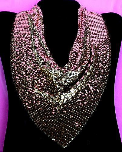 a beautiful vintage costume jewelry necklace unsigned