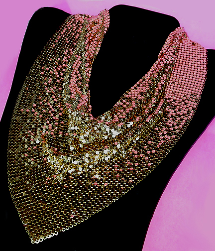 a beautiful vintage costume jewelry necklace unsigned