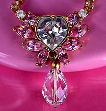 a beautiful vintage costume jewelry necklace
