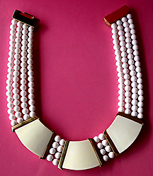 a beautiful vintage costume jewelry necklace