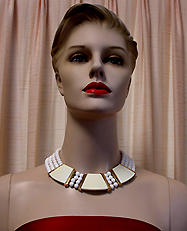 a beautiful vintage costume jewelry necklace