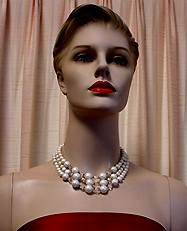a beautiful vintage costume jewelry necklace