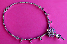 a beautiful vintage costume jewelry necklace