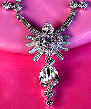 a beautiful vintage costume jewelry necklace