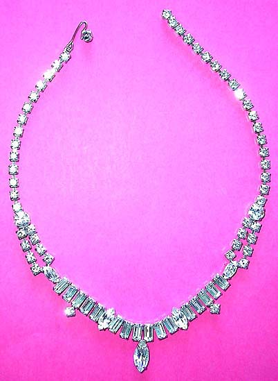 a beautiful vintage costume jewelry necklace Kramer