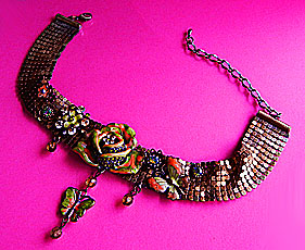 a beautiful vintage costume jewelry necklace