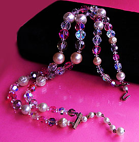 a beautiful vintage costume jewelry necklace