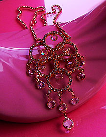 a beautiful vintage costume jewelry necklace