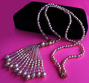 a beautiful vintage costume jewelry necklace