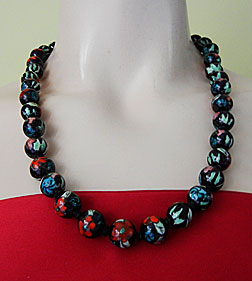 a beautiful vintage costume jewelry necklace