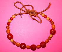 a beautiful vintage costume jewelry necklace unsigned