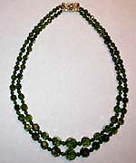 a beautiful vintage costume jewelry necklace unsigned