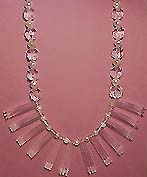 a beautiful vintage costume jewelry necklace unsigned