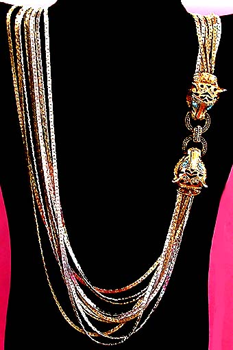 a beautiful vintage costume jewelry necklace unsigned