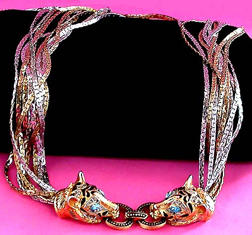 a beautiful vintage costume jewelry necklace unsigned