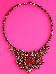 a beautiful vintage costume jewelry necklace unsigned