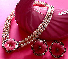a beautiful Juliana vintage costume jewelry necklace, bracelet and earrings