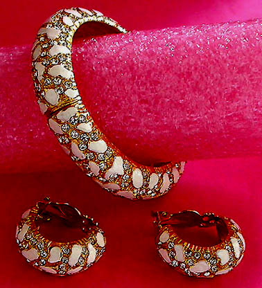 a beautiful vintage costume jewelry parure
