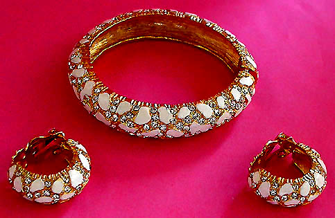 a beautiful vintage costume jewelry parure