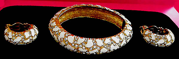 a beautiful vintage costume jewelry parure