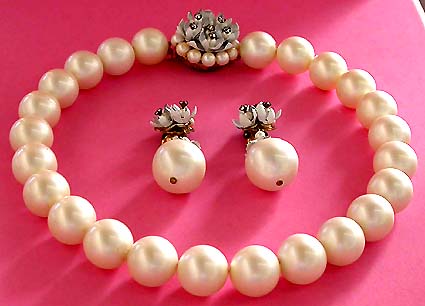 a beautiful vintage costume jewelry parure