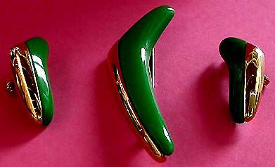 a beautiful vintage costume jewelry parure