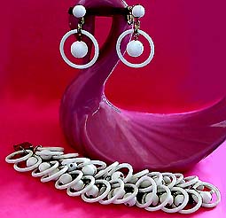a beautiful Juliana vintage costume jewelry necklace, bracelet and earrings