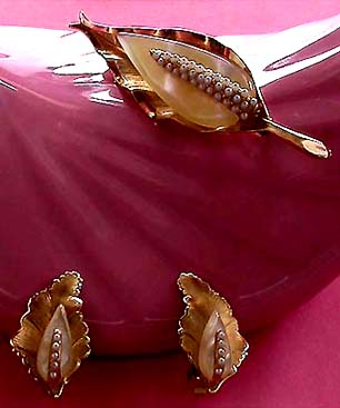 a beautiful vintage costume jewelry parure