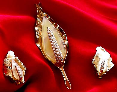 a beautiful vintage costume jewelry parure